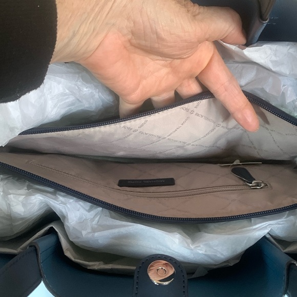 NWT Michael Kors Emilia Large Bag - Picture 6 of 10